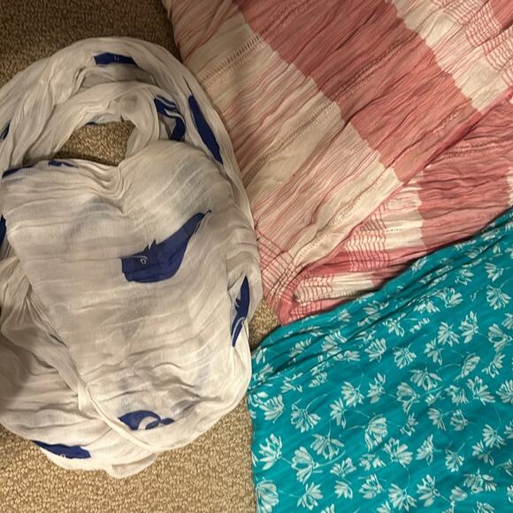 Bundle of 4 scarves - Picture 2 of 3